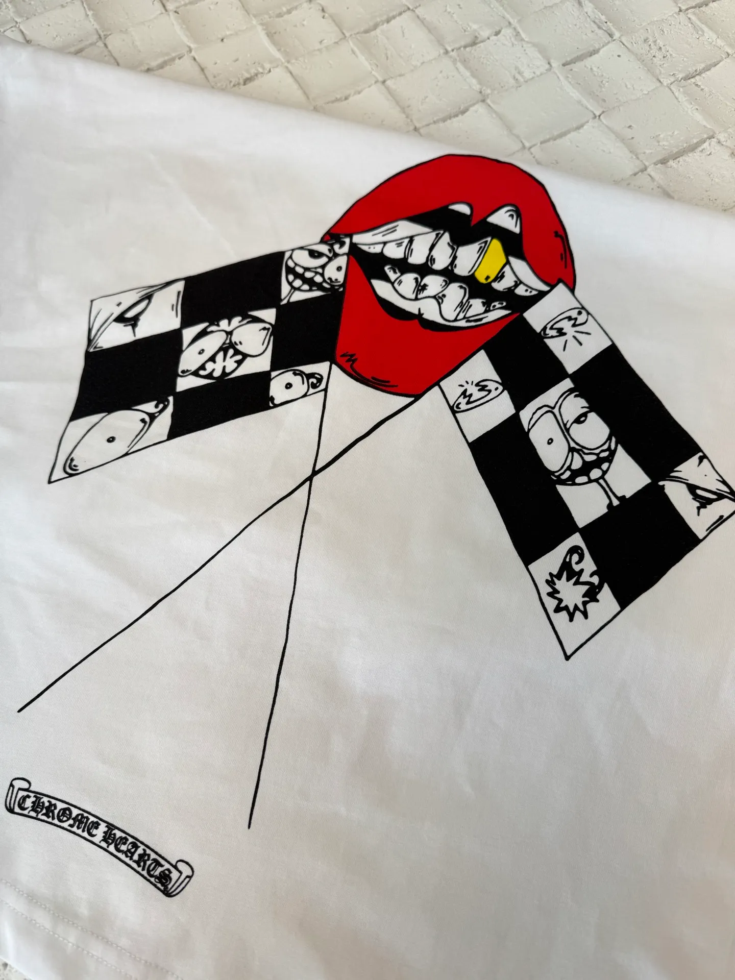🅿️290 Come Heart*/Cro Heart 25Ss new red lips flag short-sleeved T-shirt. The fabric is made of 26-woven 200g cotton. The version is enlarged according to customer needs. The printing uses water slurry printing. Special imported slurry. Customized supporting accessories. Size: S/M/L